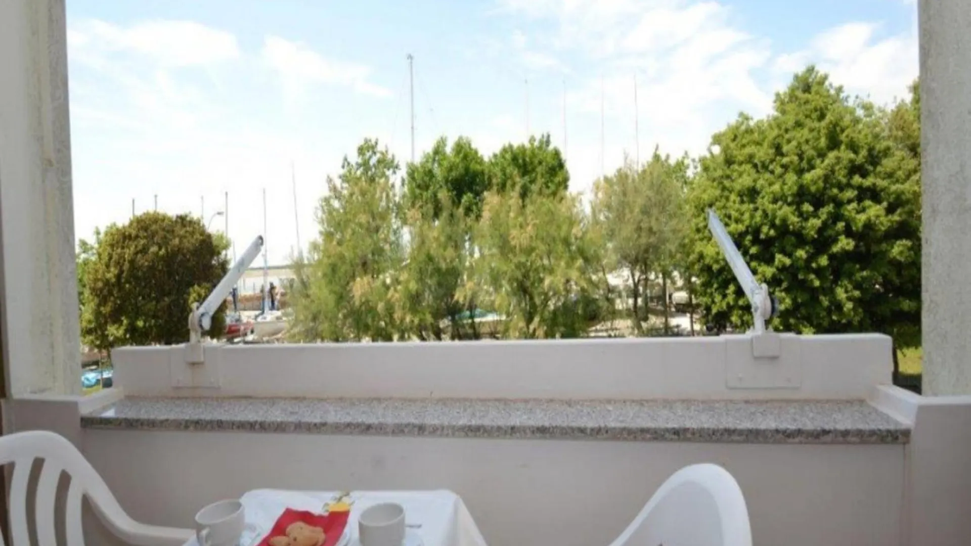 Enjoy The Peace On Our Beautiful Terrace - Beahost Apartment Bibione