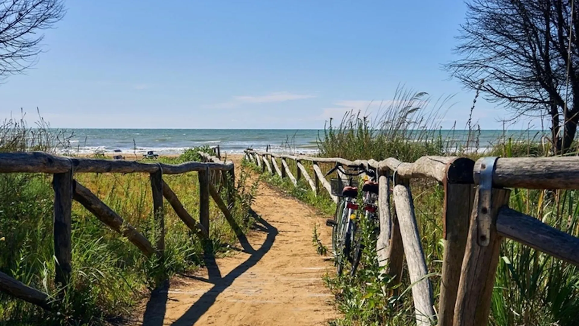 Enjoy The Peace On Our Beautiful Terrace - Beahost Apartment Bibione