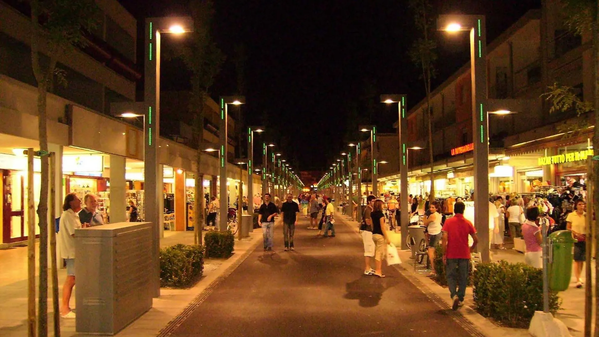Enjoy The Peace On Our Beautiful Terrace - Beahost Apartment Bibione 0*,
