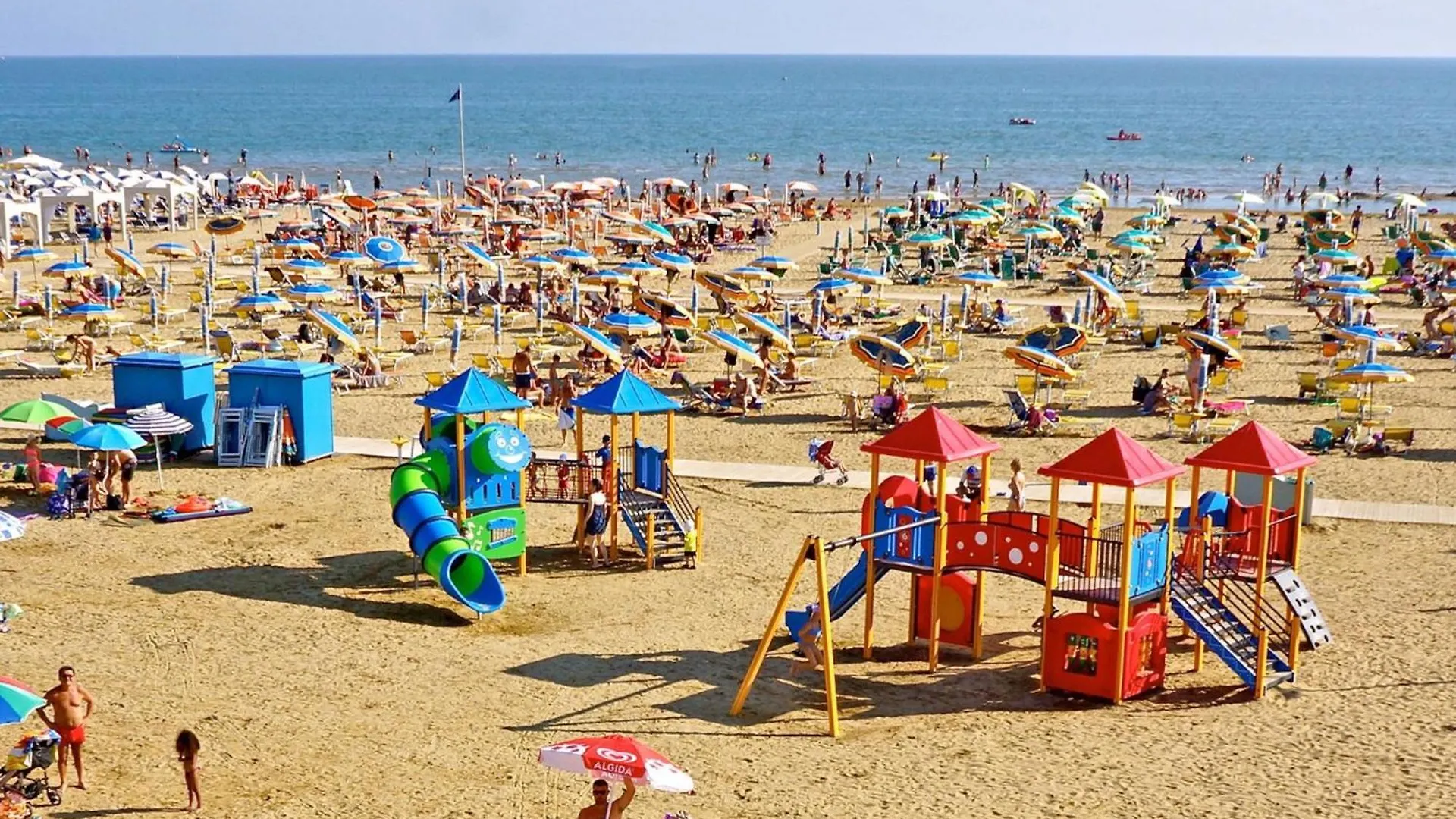Enjoy The Peace On Our Beautiful Terrace - Beahost Apartment Bibione
