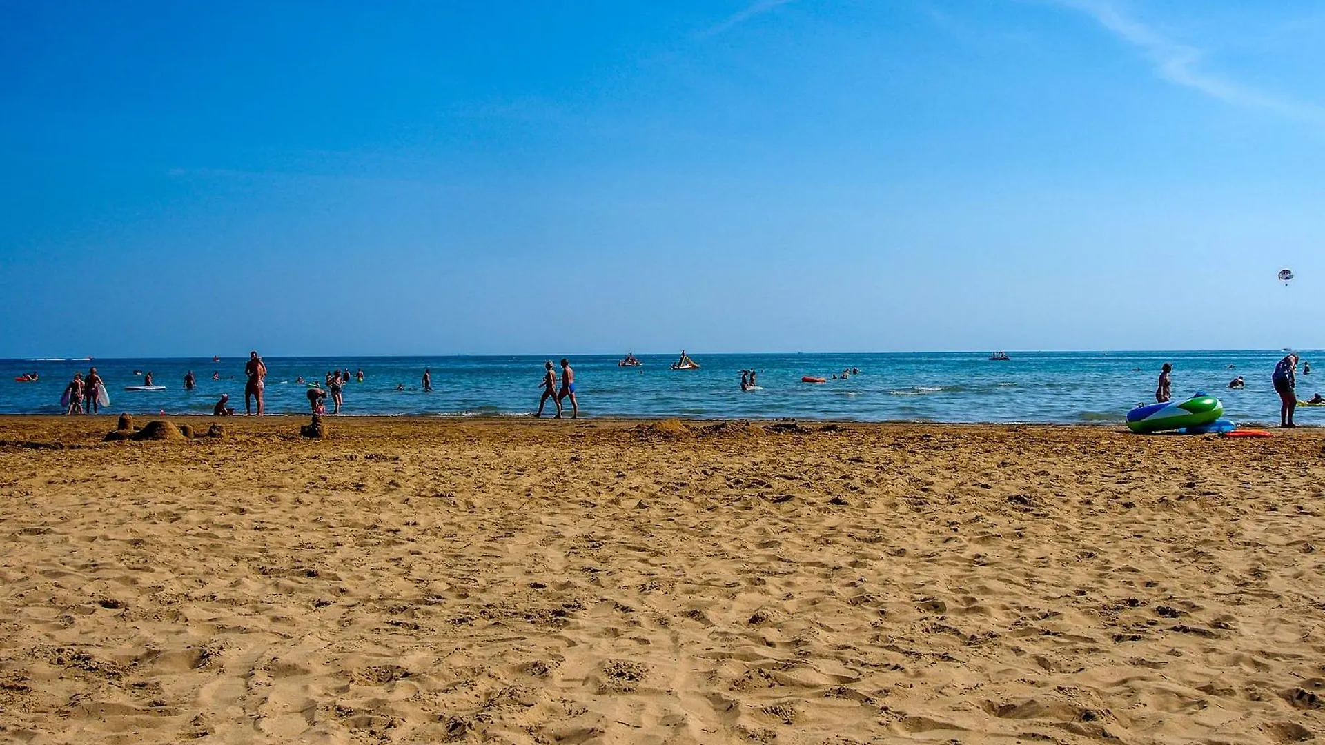 Enjoy The Peace On Our Beautiful Terrace - Beahost Apartment Bibione