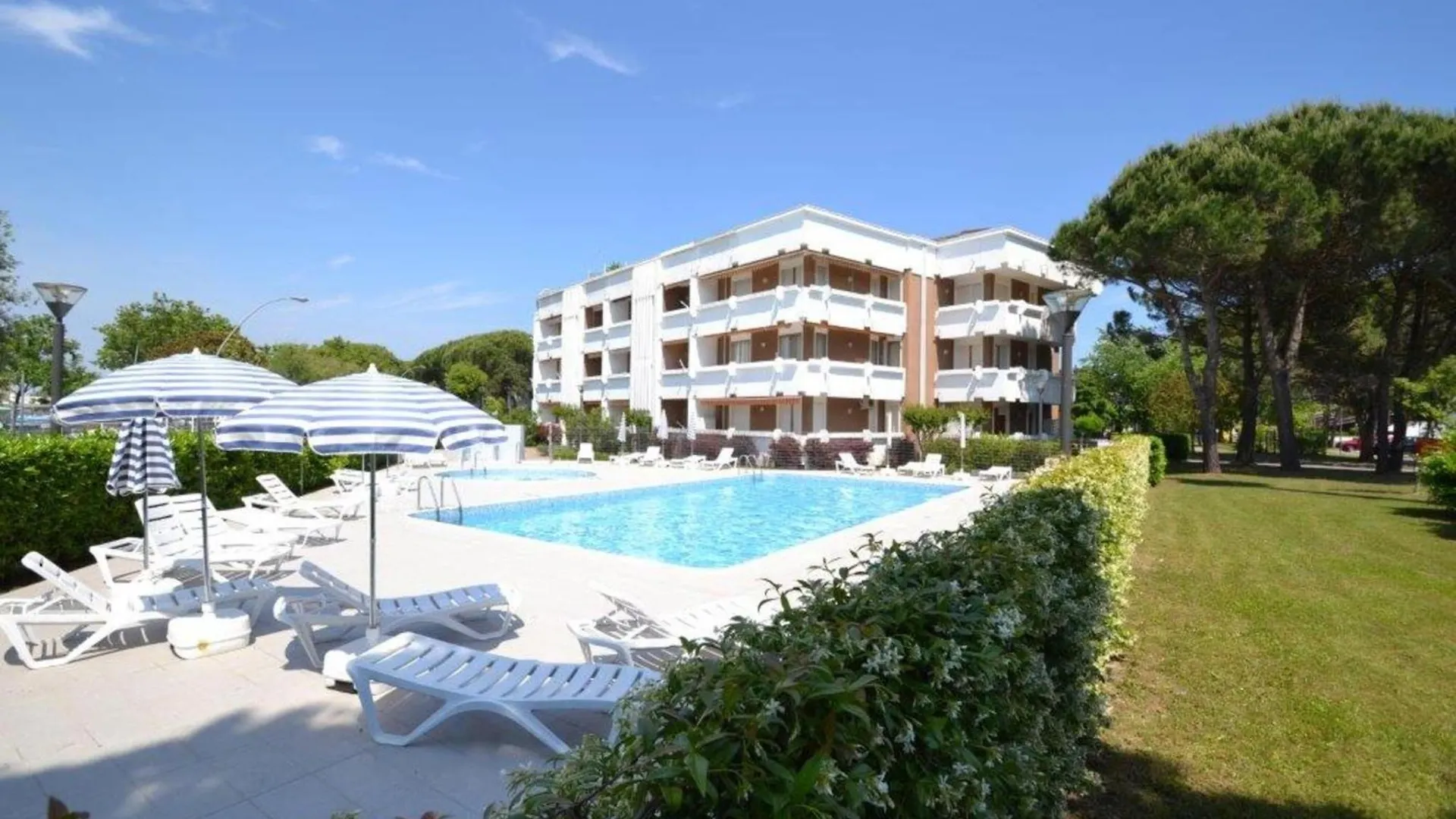 Enjoy The Peace On Our Beautiful Terrace - Beahost Apartment Bibione
